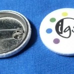 IGS-Button mit Sicherheitsnadel
